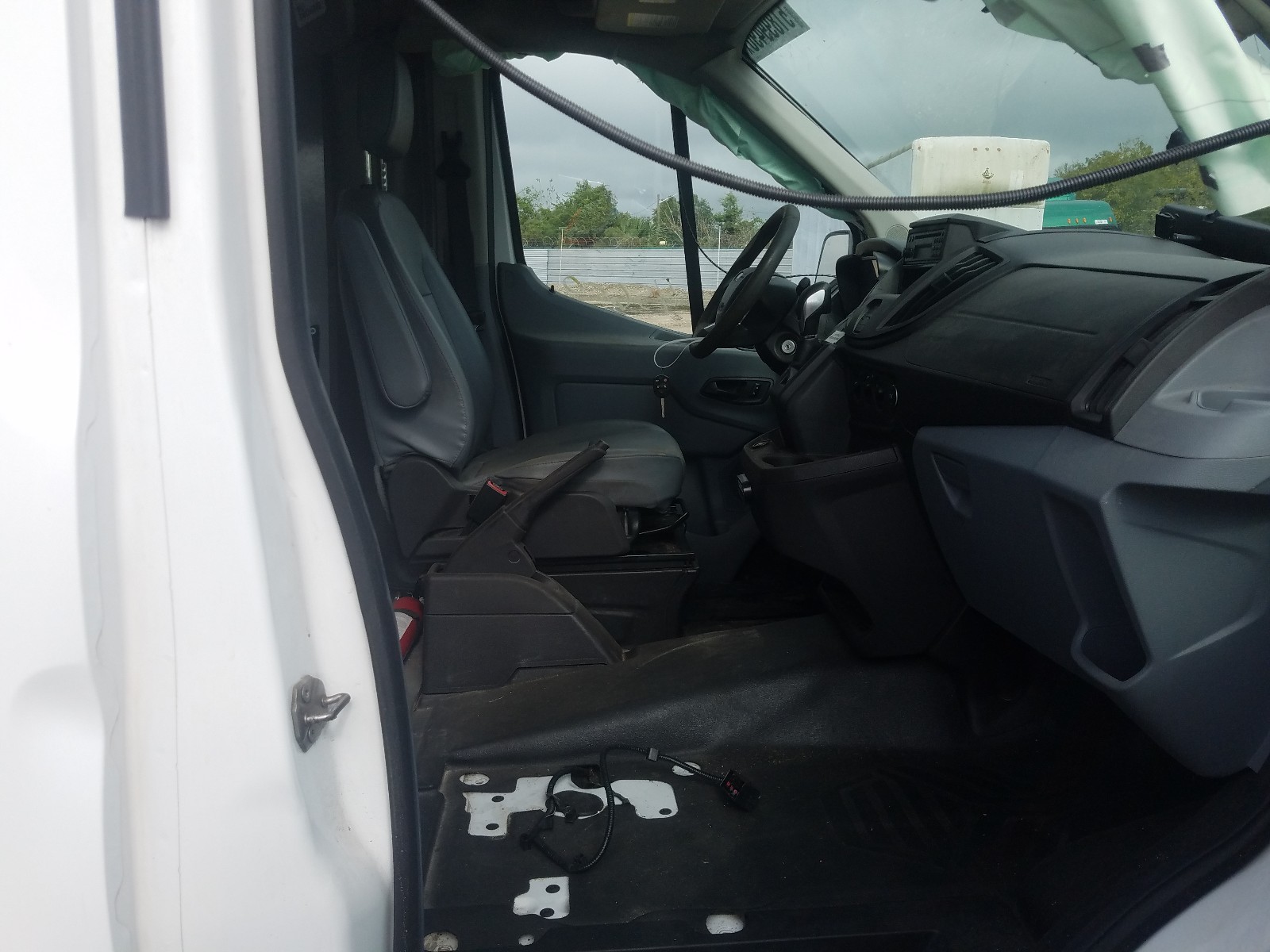 Ford Transit Cutaway 350 HD