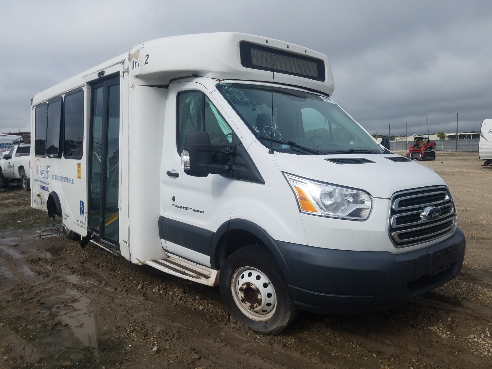 Salvage Ford Transit Cutaway Image