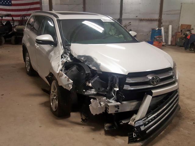 Salvage Toyota Highlander Image