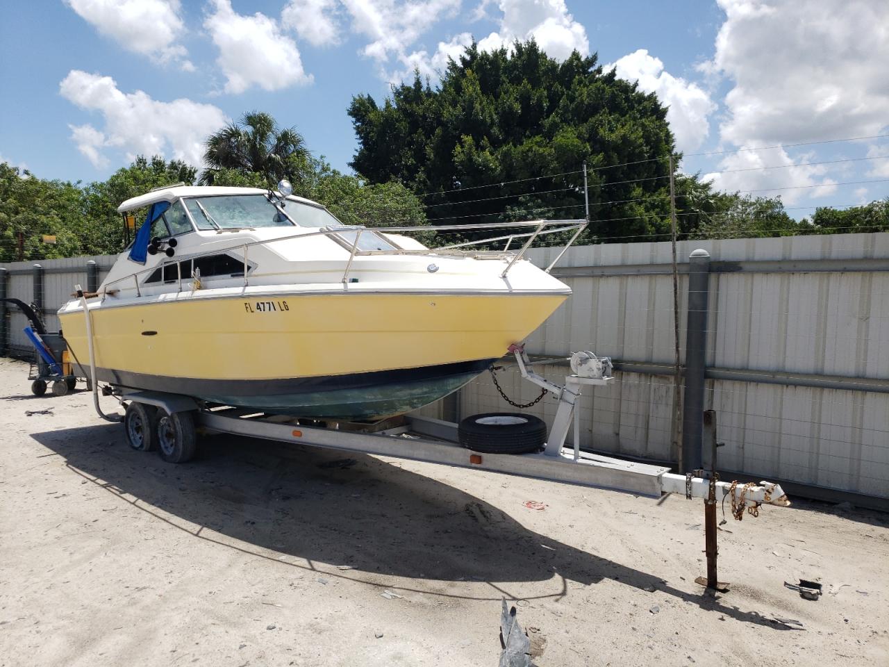 Salvage Sea Ray Sea Ray Image