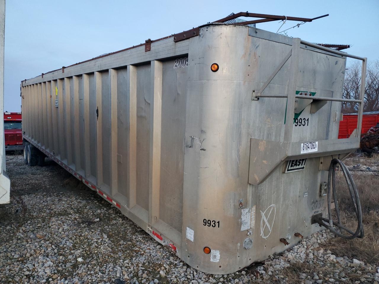 Salvage Semi Trailer Image