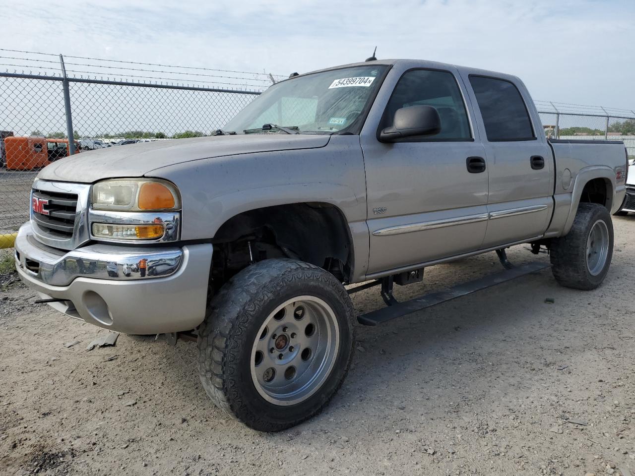 Salvage GMC Sierra Image