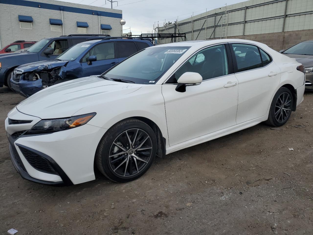 Salvage Toyota Camry Image