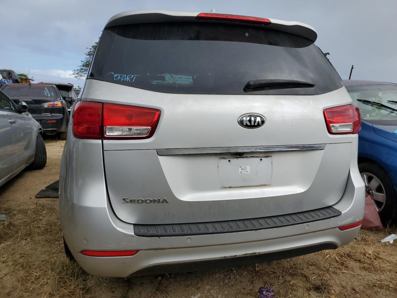 Kia Sedona L