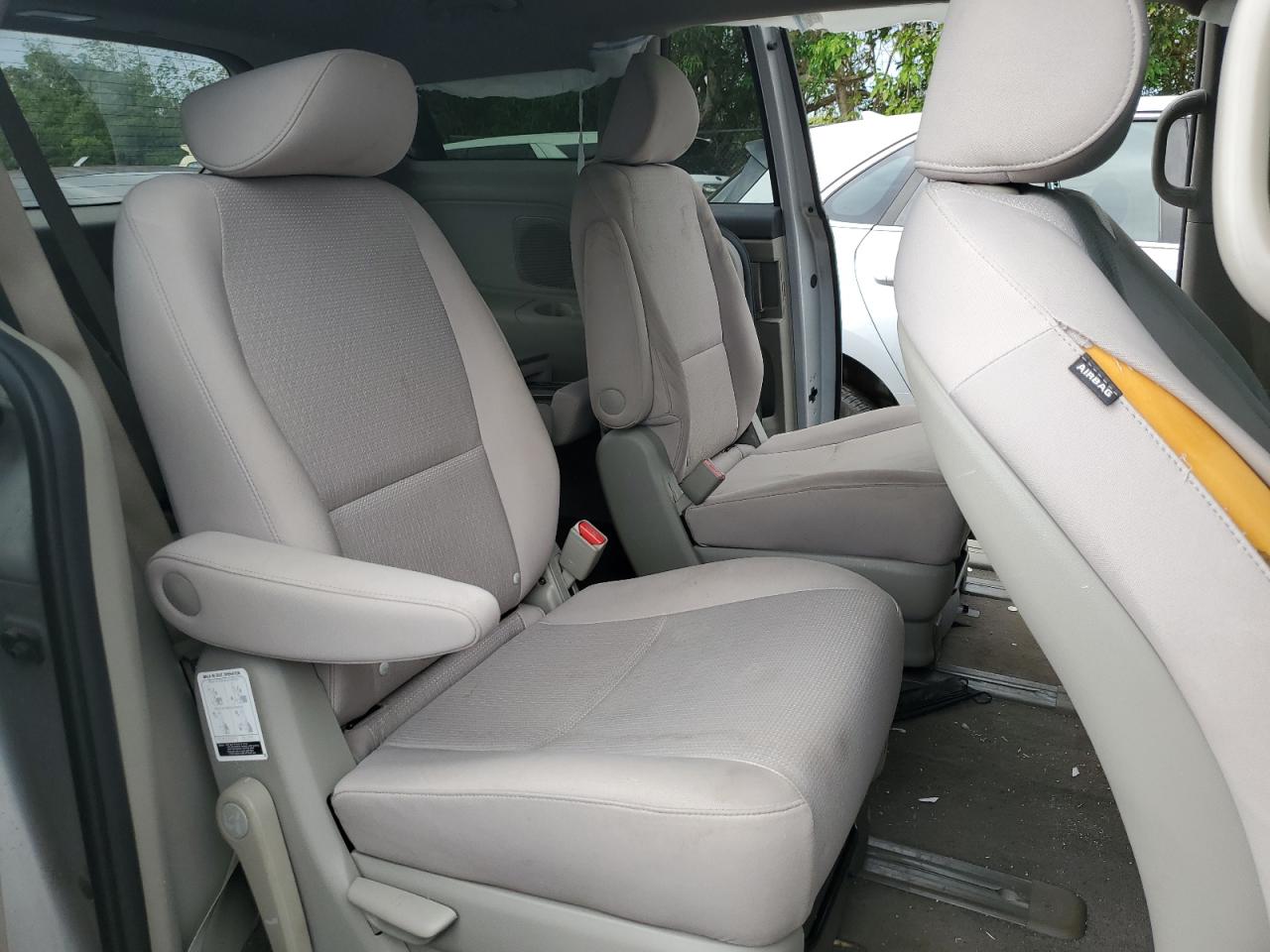 Kia Sedona L