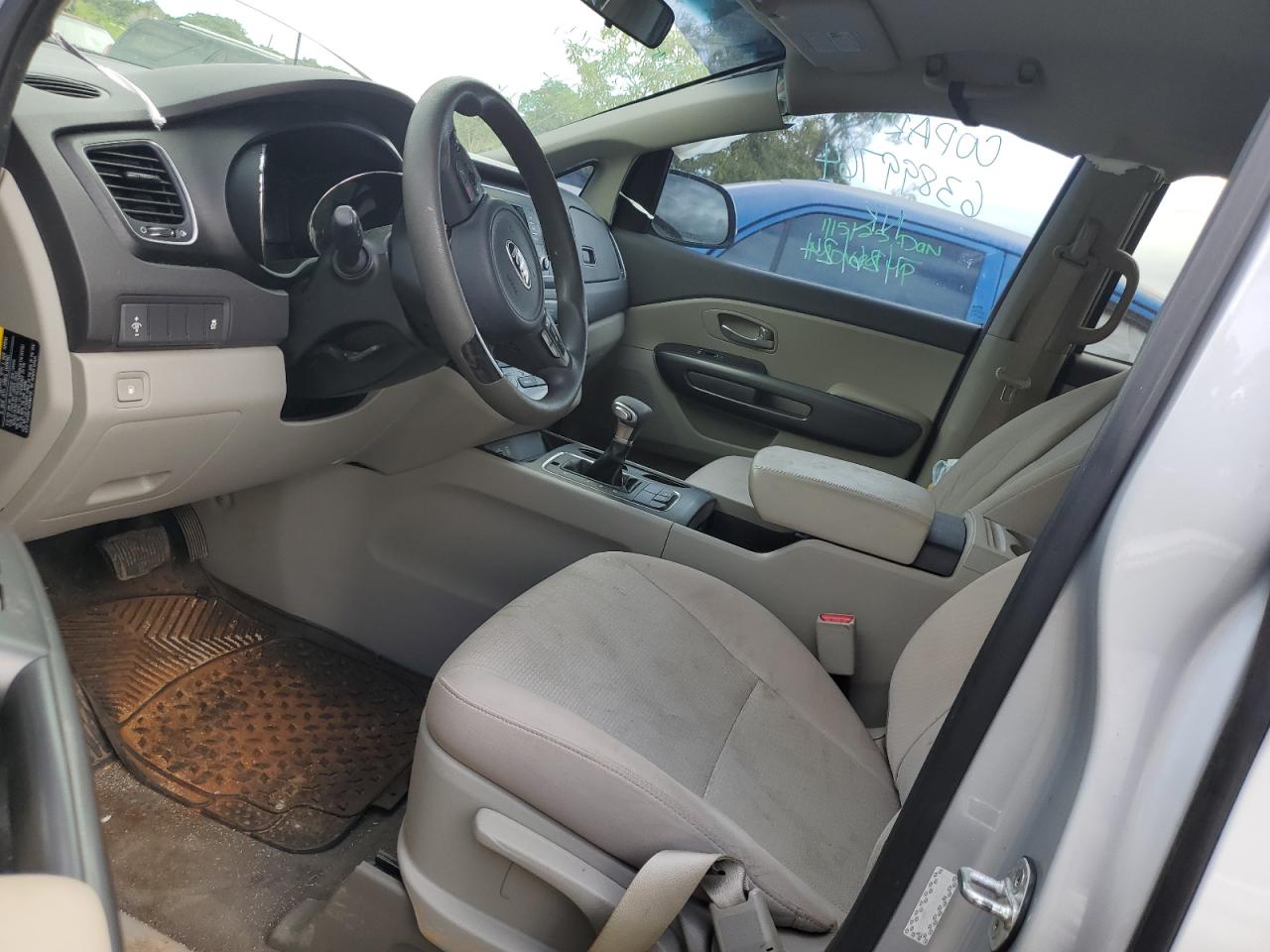 Kia Sedona L