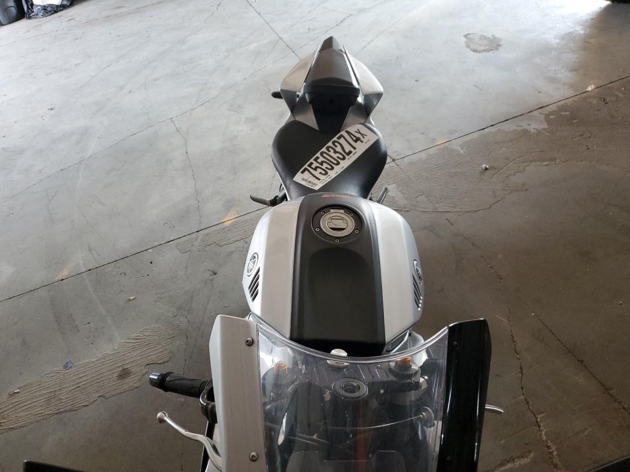 Yamaha Yzfr7
