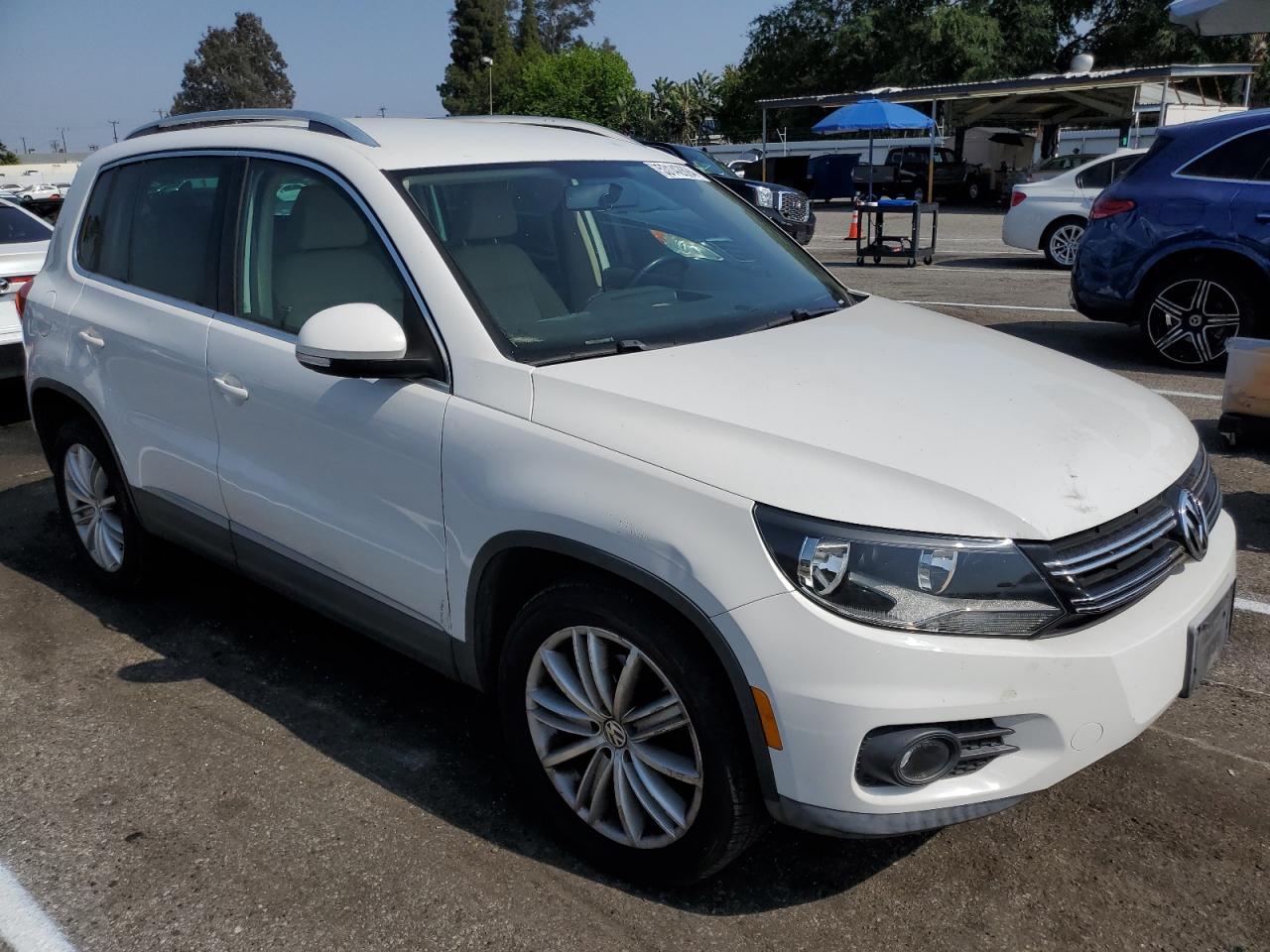Volkswagen Tiguan S