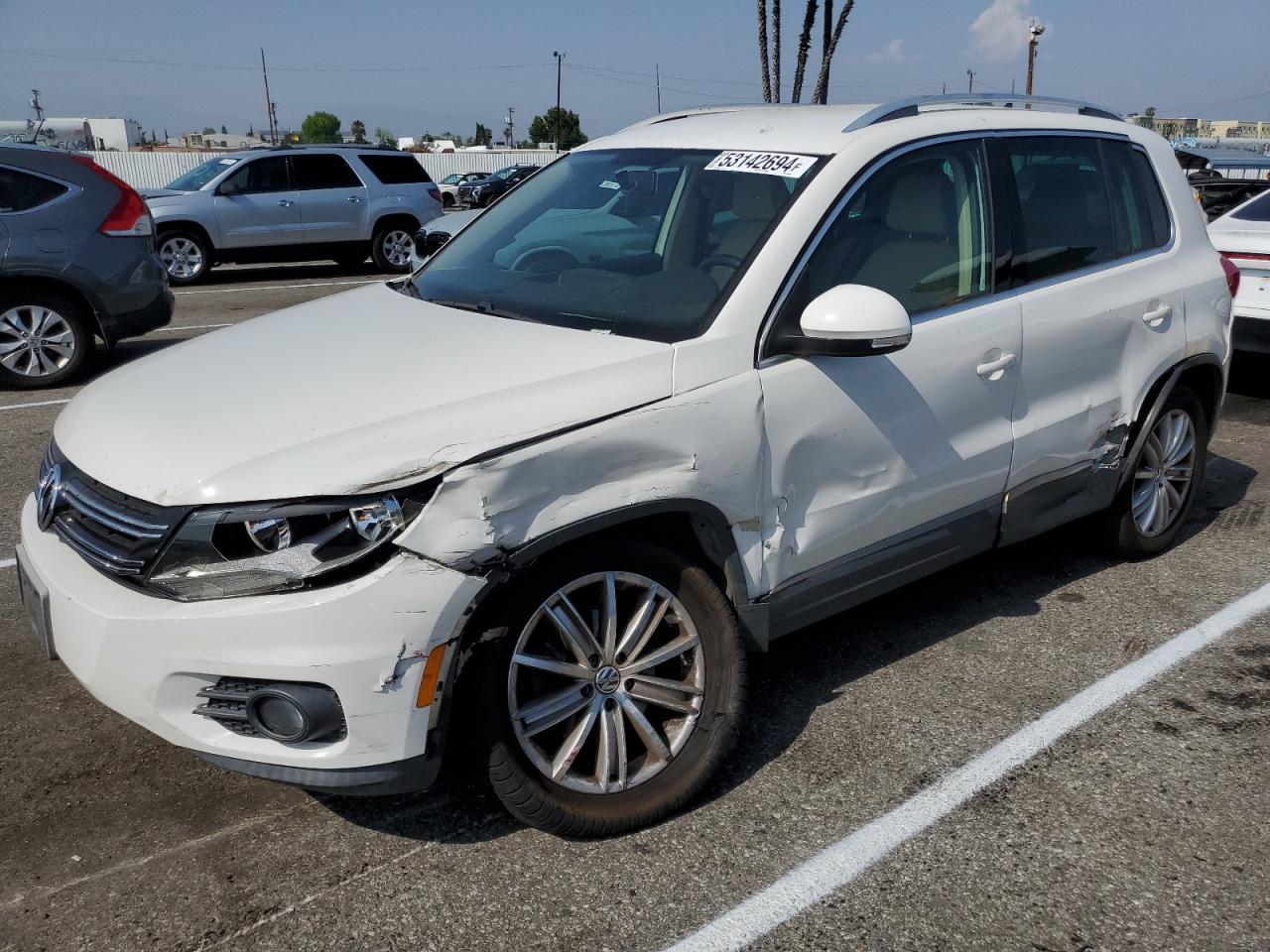 Salvage Volkswagen Tiguan Image