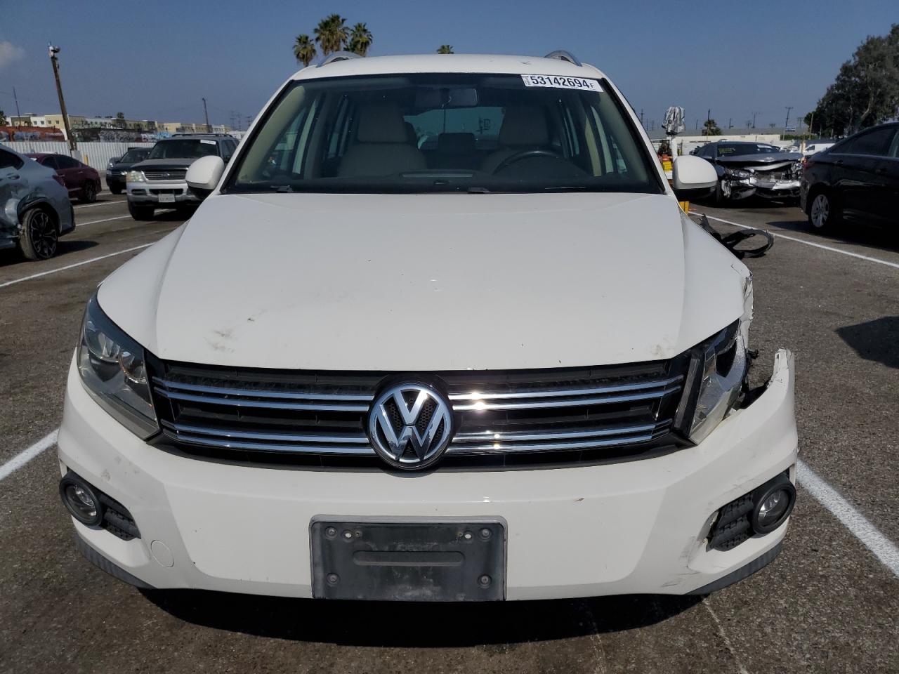 Volkswagen Tiguan S