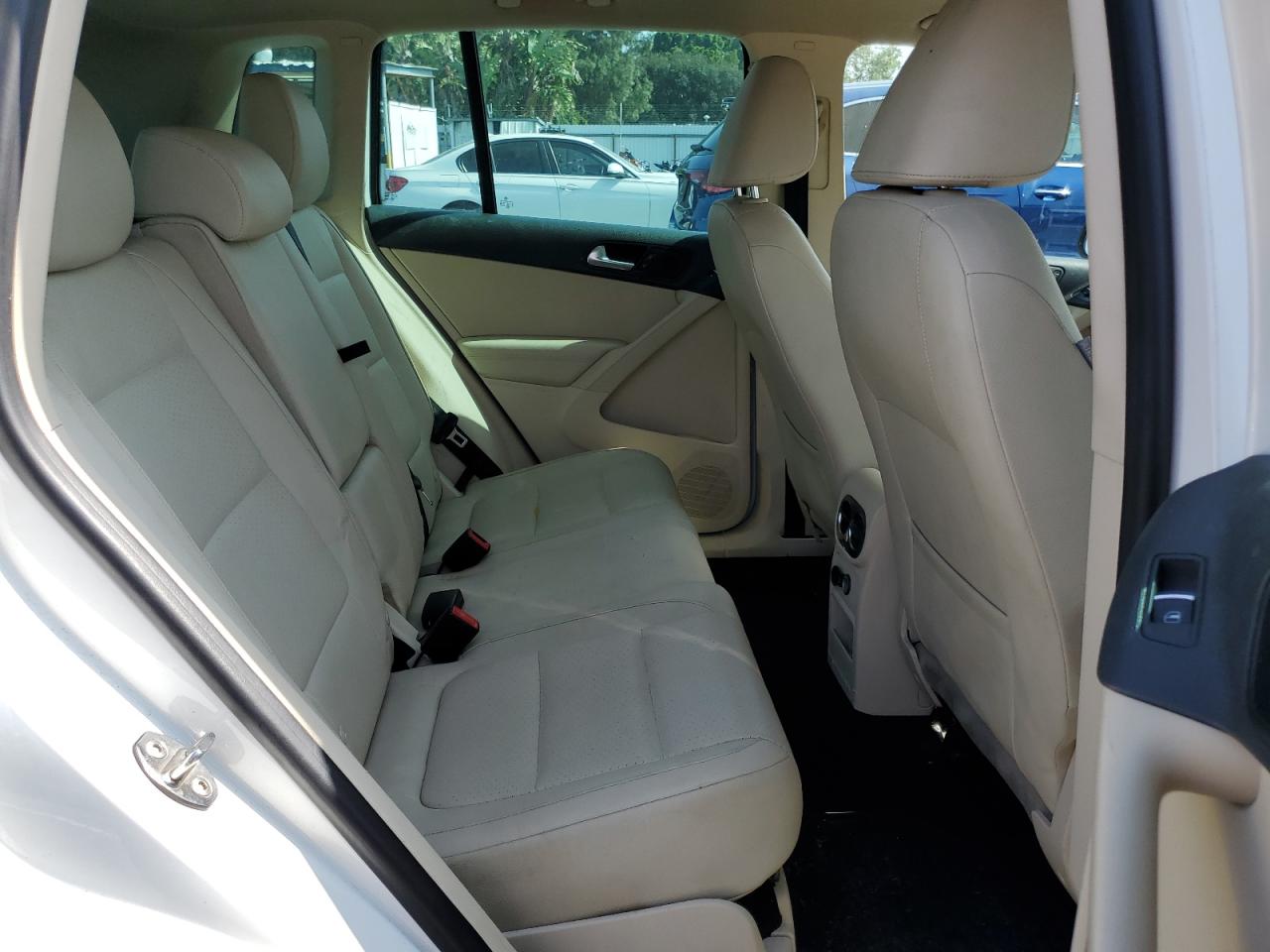 Volkswagen Tiguan S