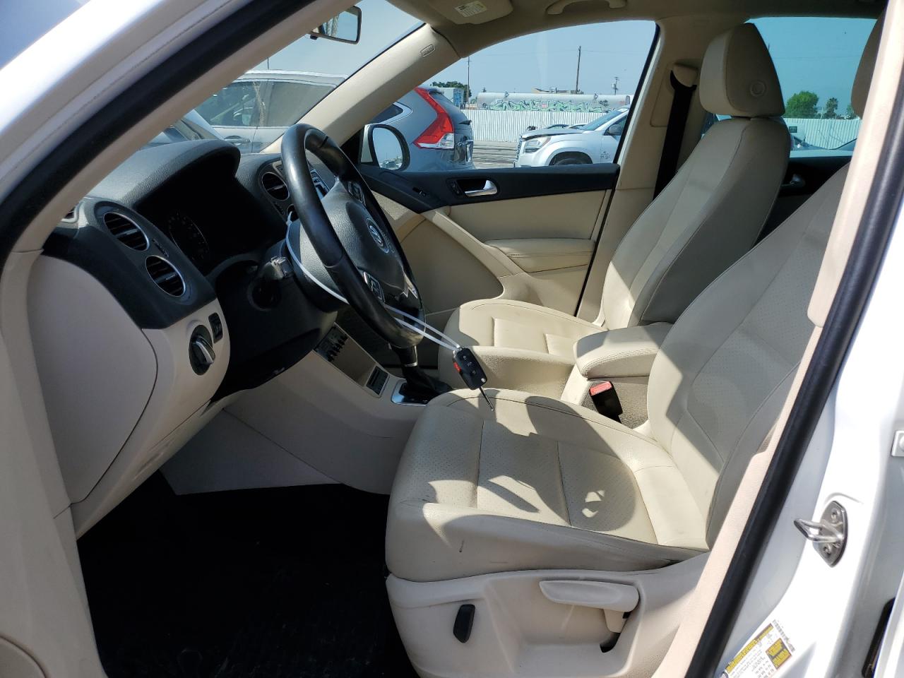 Volkswagen Tiguan S