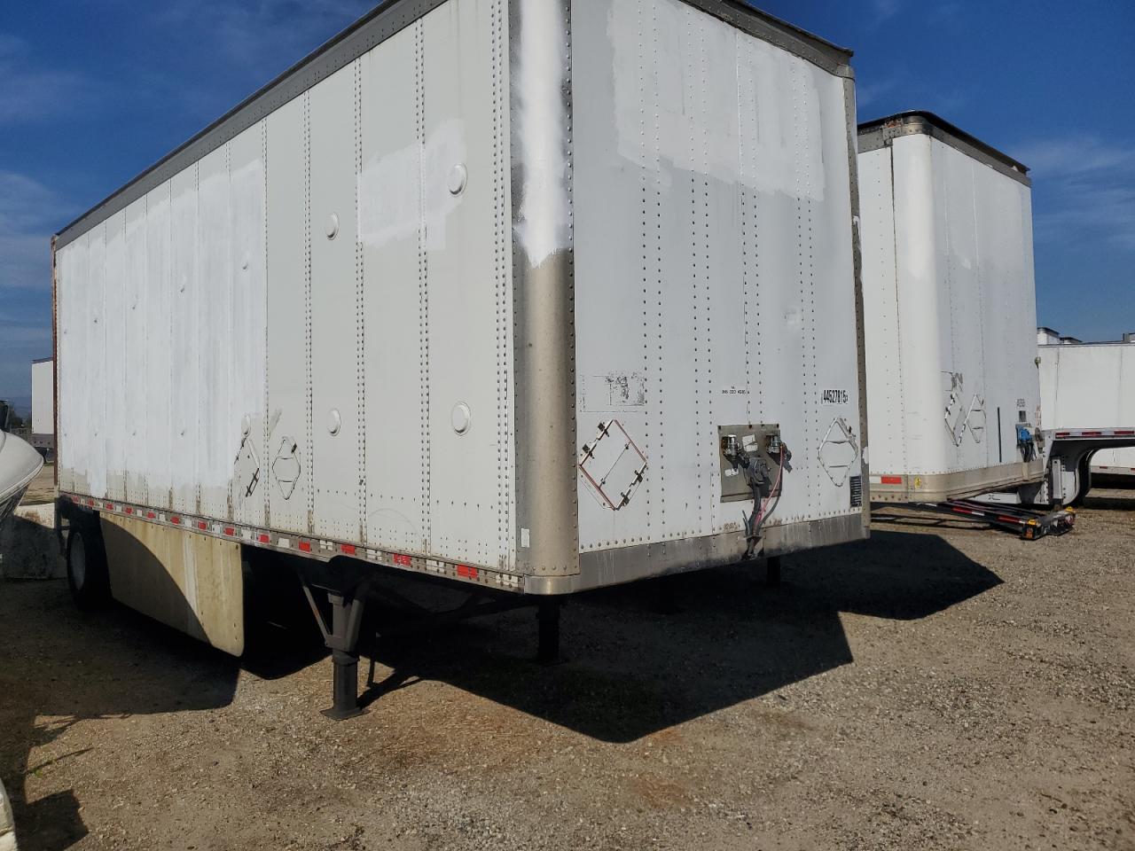 Salvage Wabash 28 Trailer Image