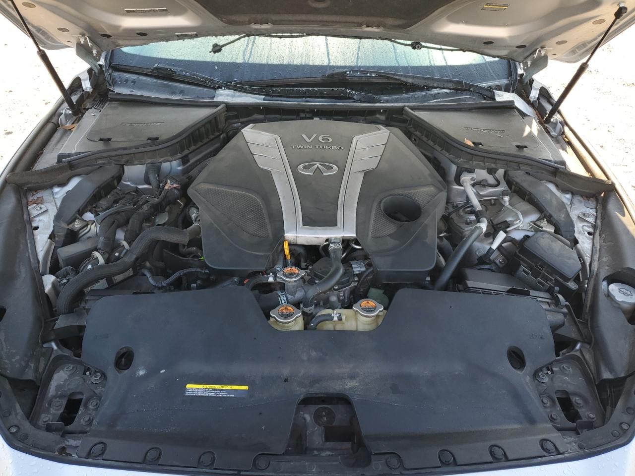 INFINITI Q50 Premium