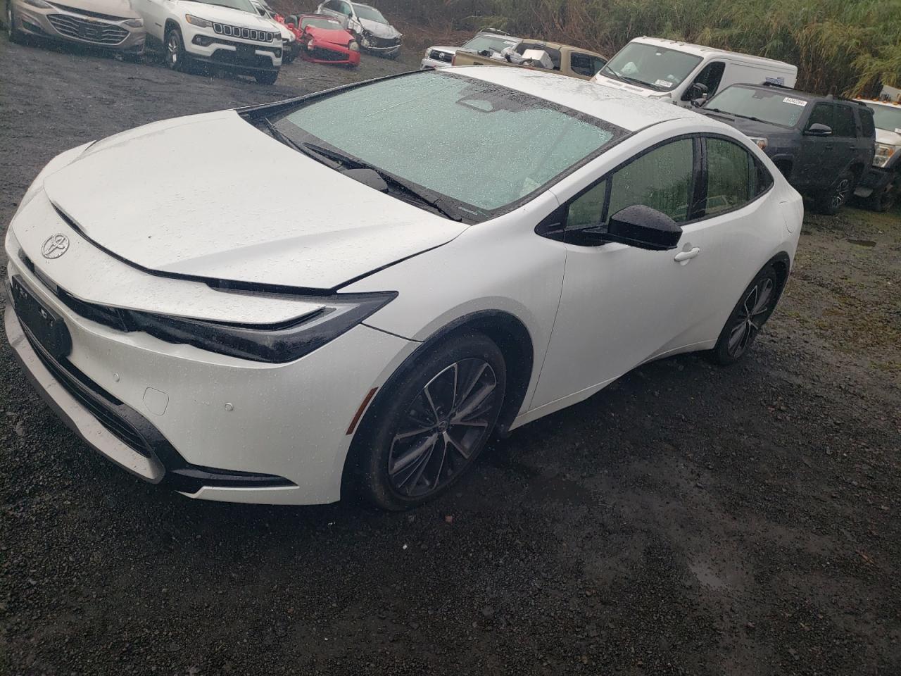 Salvage Toyota Prius Image
