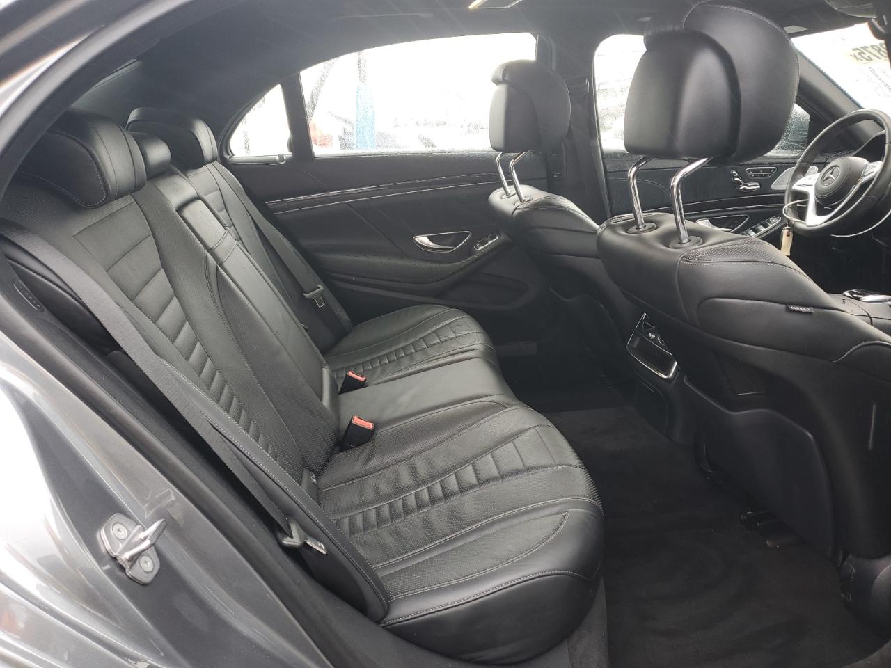 Mercedes-Benz S-Class 560