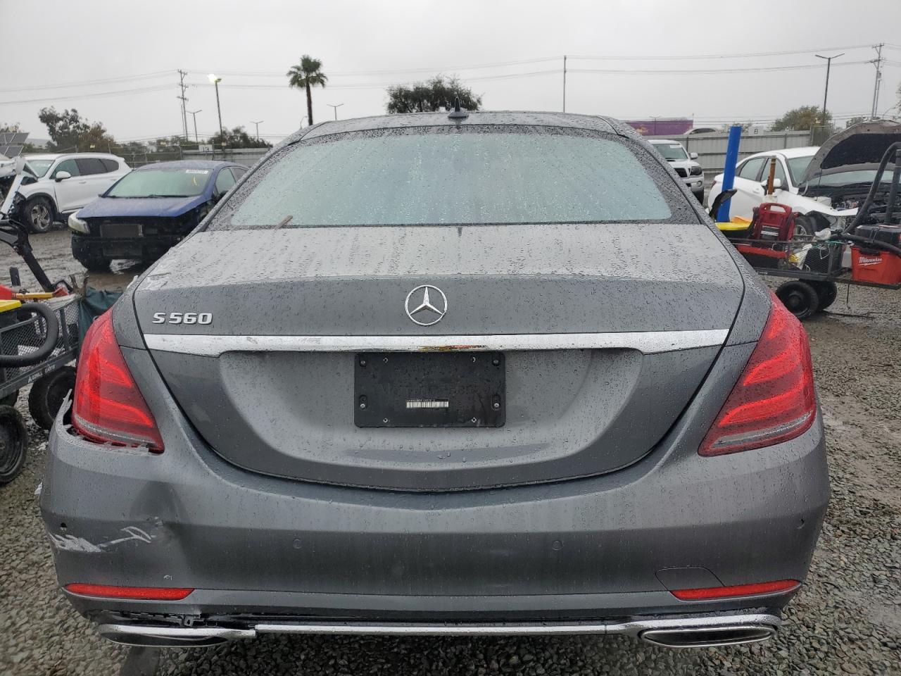 Mercedes-Benz S-Class 560