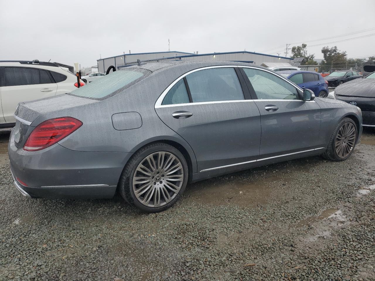 Mercedes-Benz S-Class 560