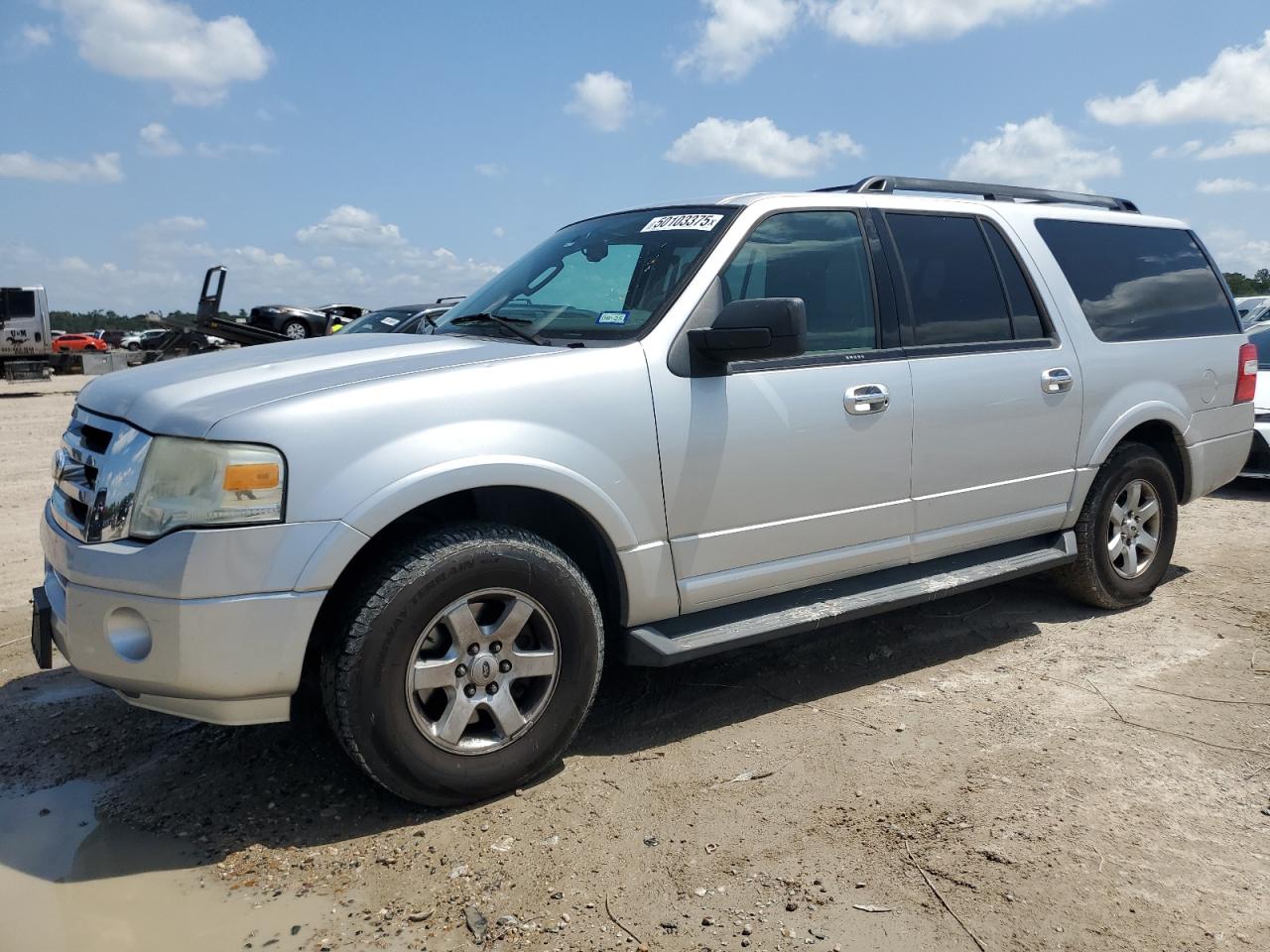Salvage Ford Expedition Image