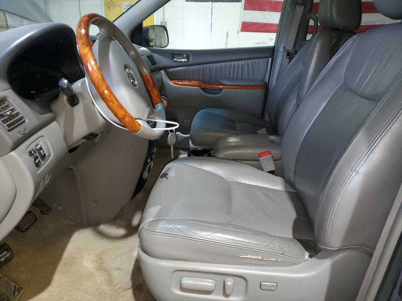 Toyota Sienna Xle