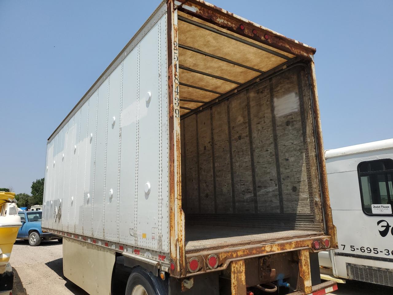Wabash 28 Trailer
