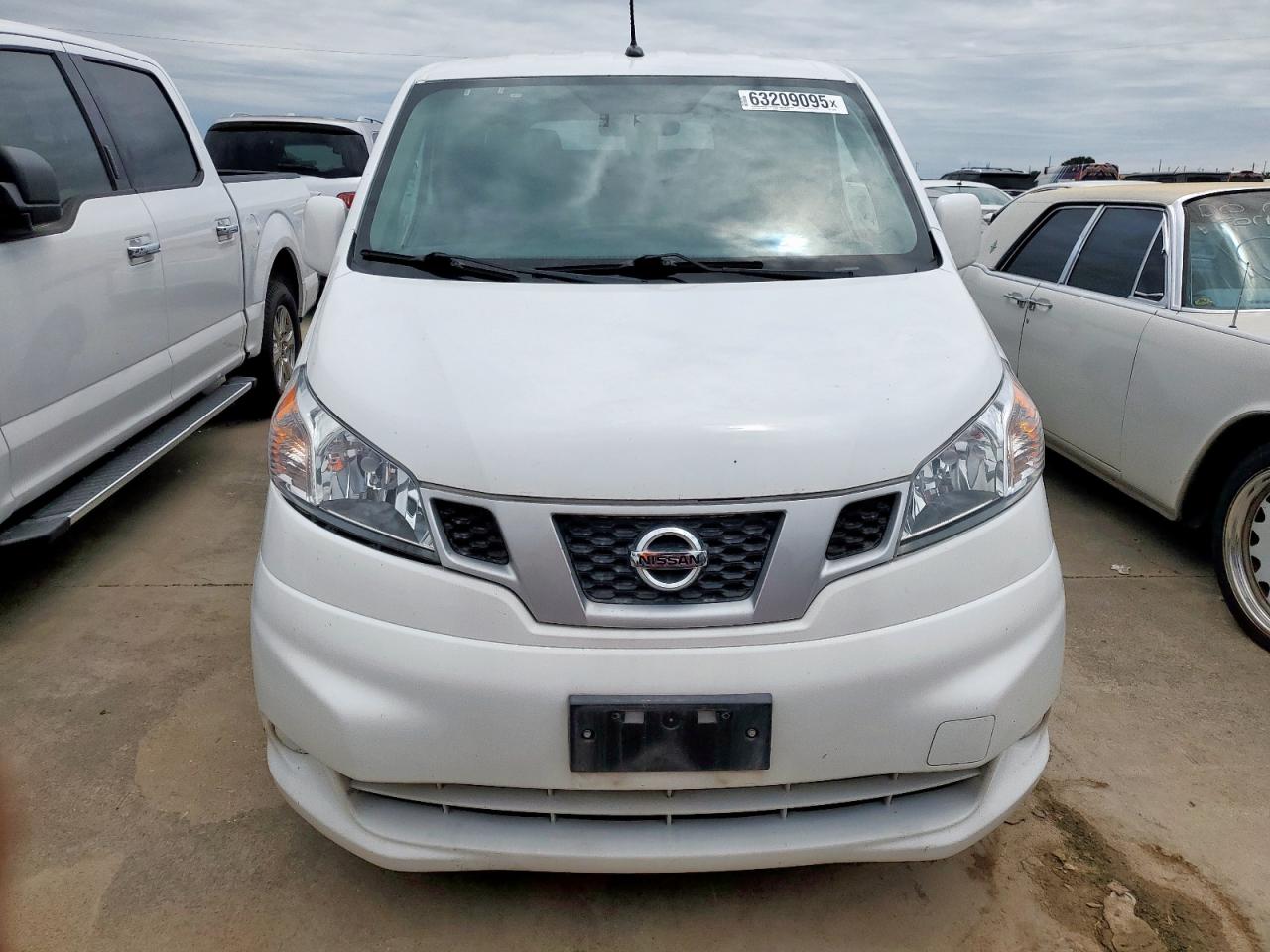 Nissan Nv 2.5s