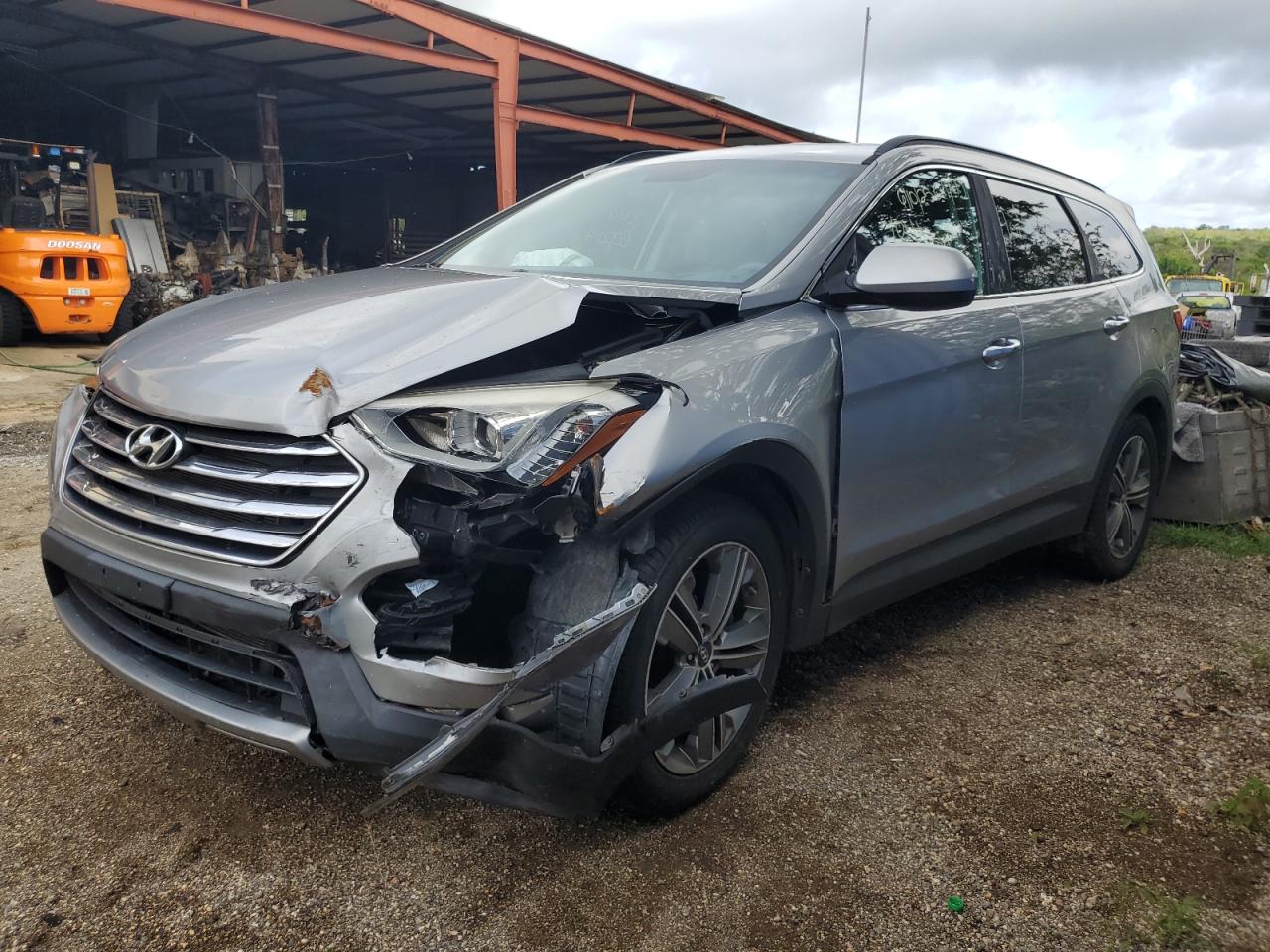 Salvage Hyundai SANTA FE Image