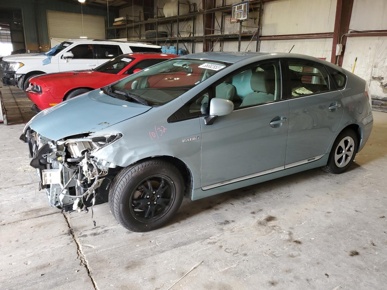 Salvage Toyota Prius Image