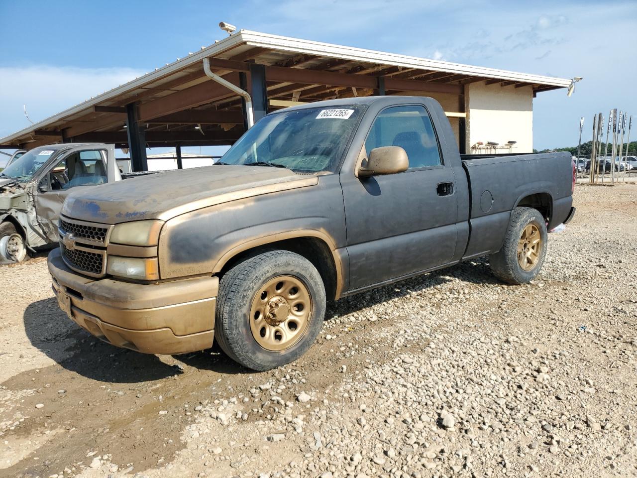 Salvage Chevrolet Silverado Image