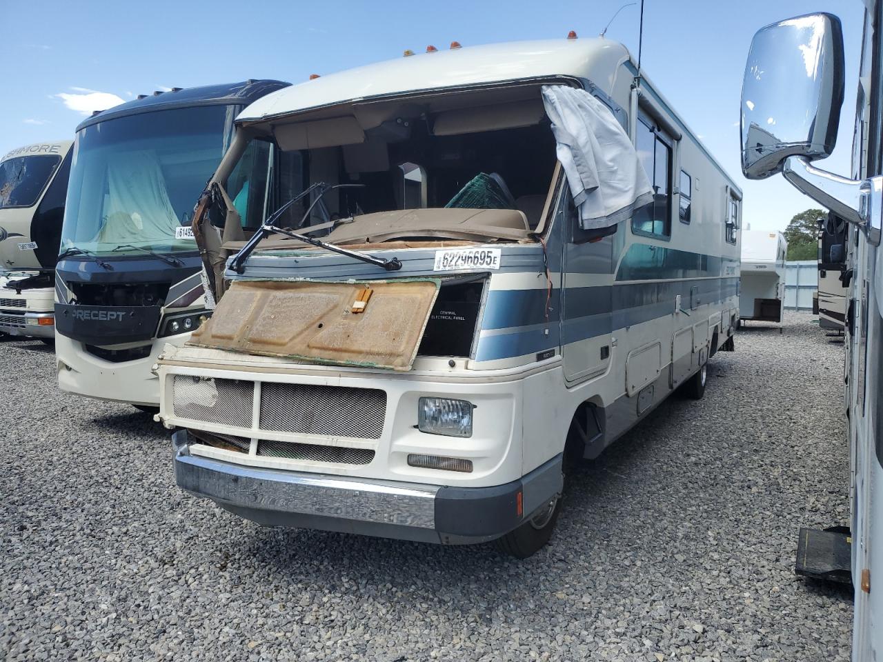 Oshkosh Motor Truck Co. Chassis M Line Motor Home
