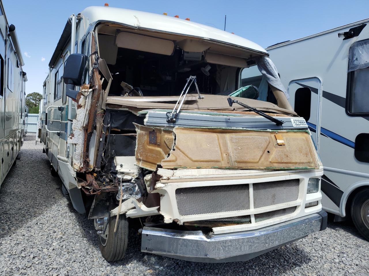 Oshkosh Motor Truck Co. Chassis M Line Motor Home