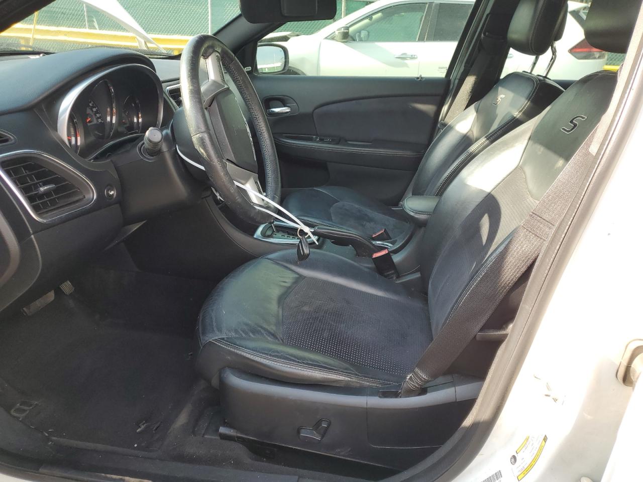Chrysler 200 S