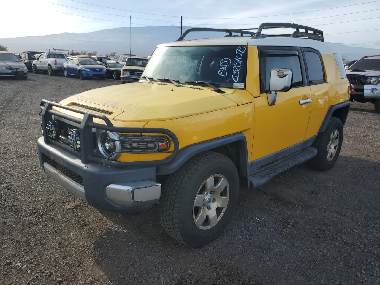 Salvage Toyota FJ Cruiser Image