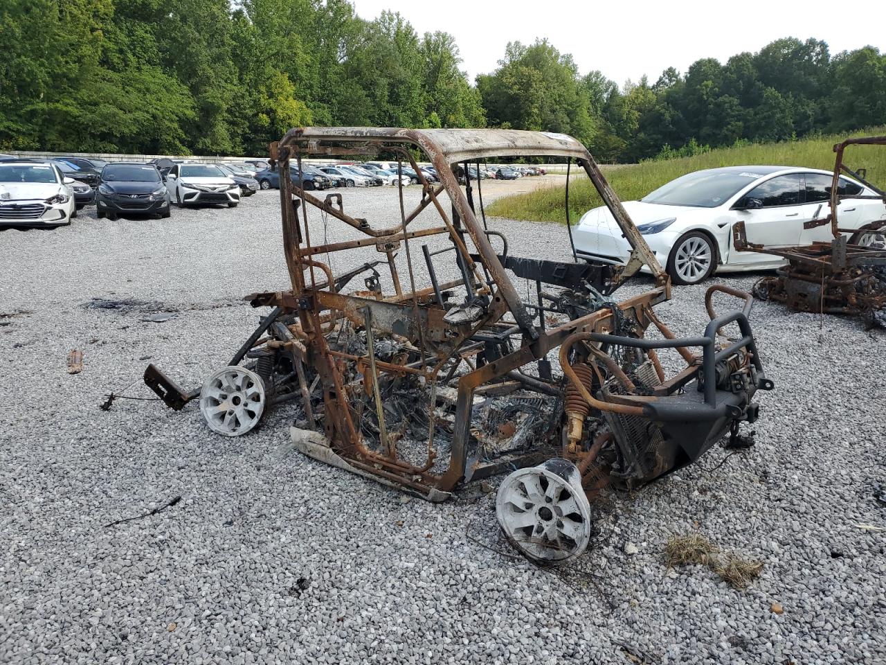 Salvage Can-Am Defender L Image