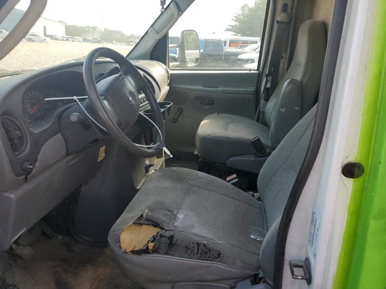 Ford Econoline E350 Super Duty Cutaway Van E350 Super Duty Cutaway Van