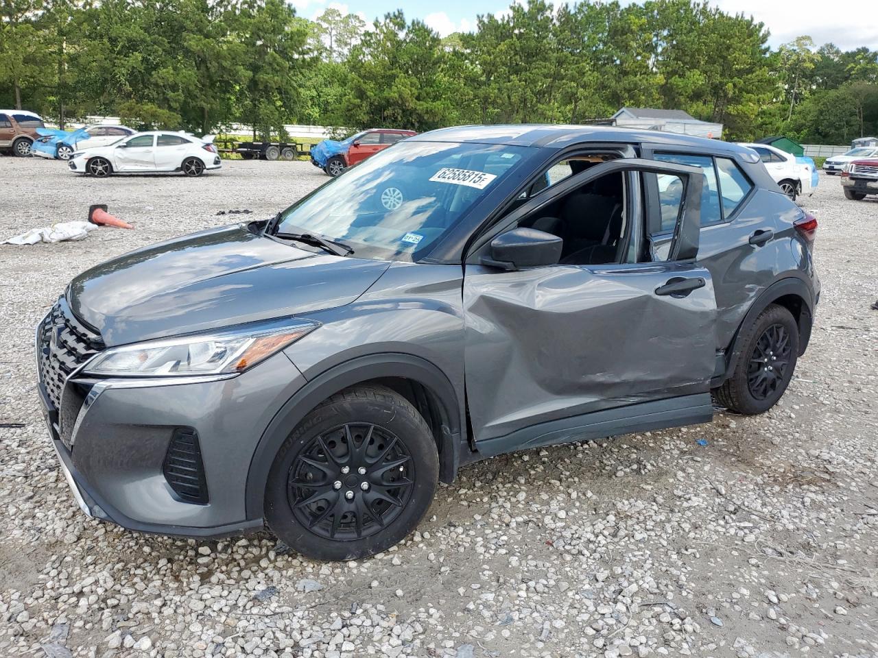 Salvage Nissan Kicks Image