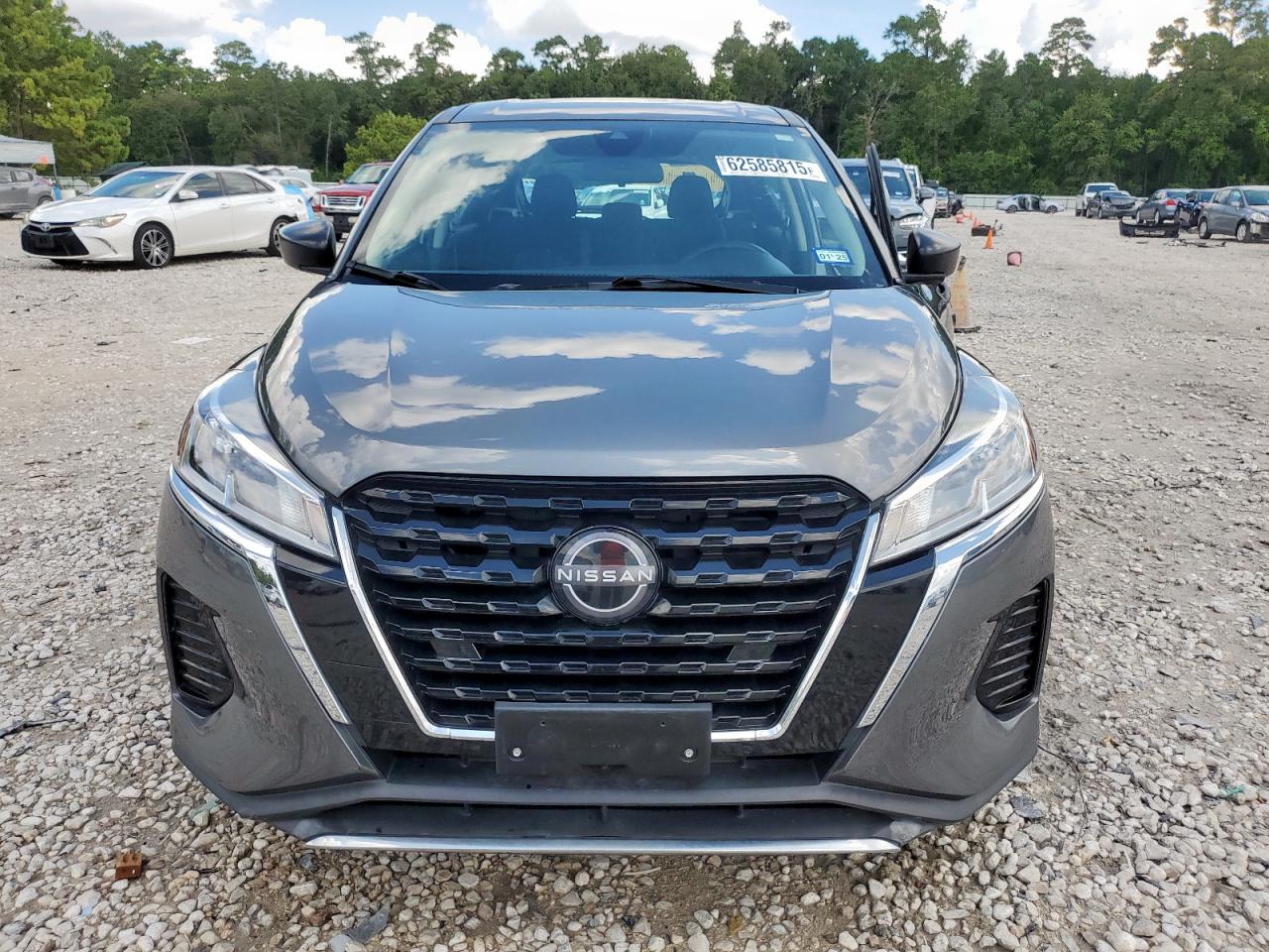 Nissan Kicks S