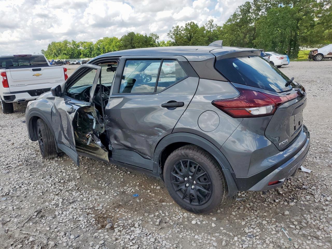 Nissan Kicks S