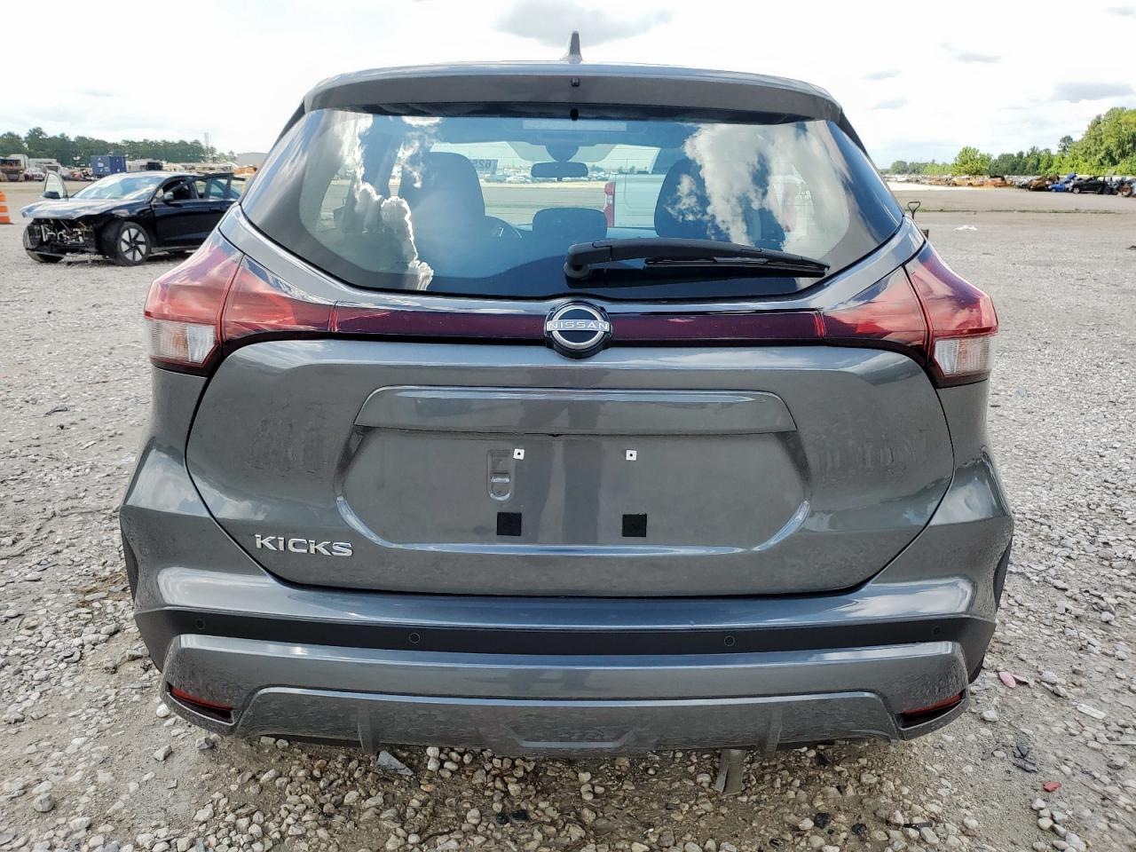 Nissan Kicks S
