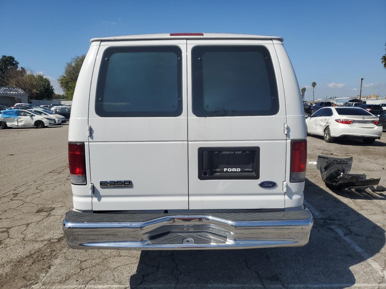 Ford Econoline E350 Super Duty Van