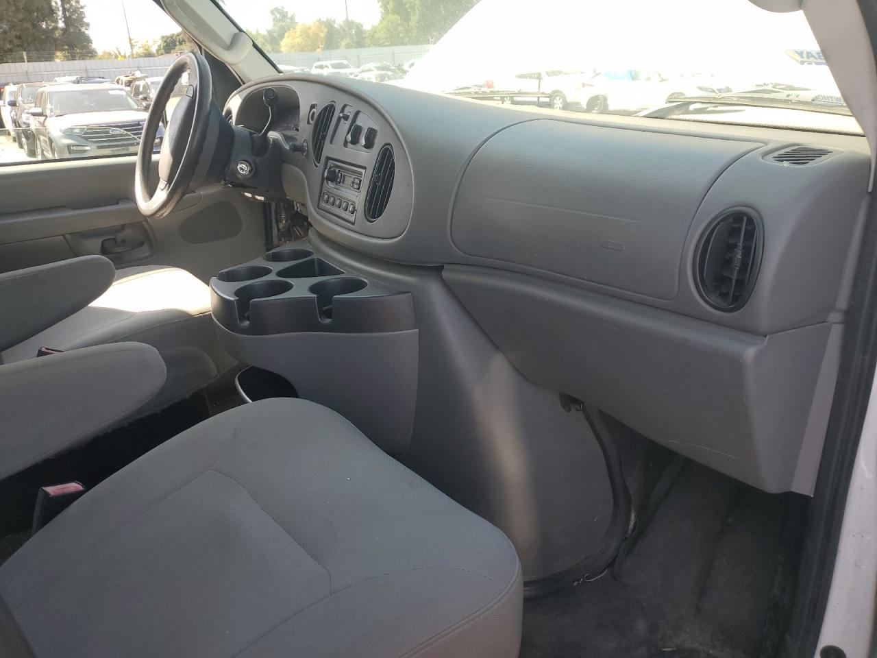 Ford Econoline E350 Super Duty Van