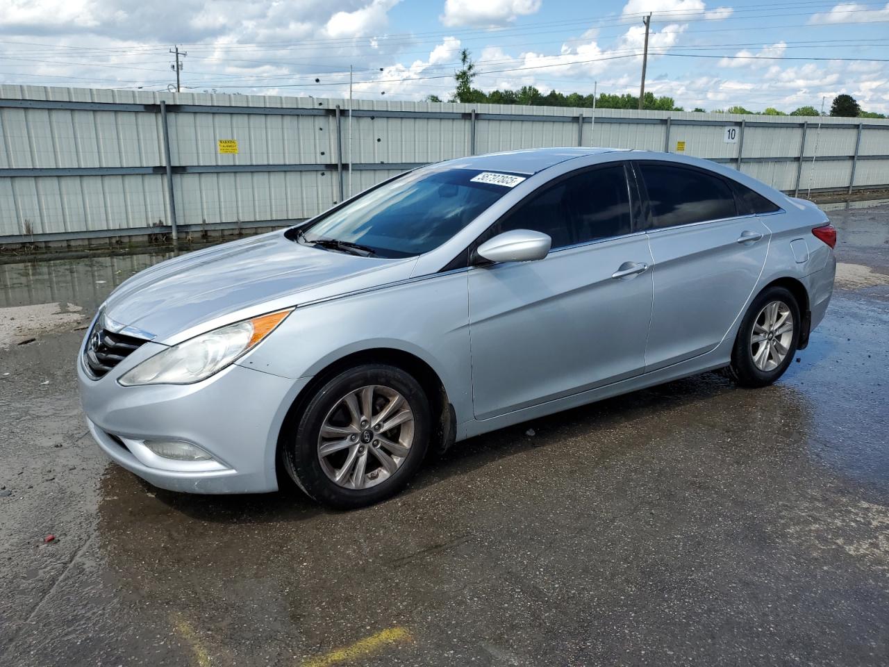 Salvage Hyundai SONATA Image