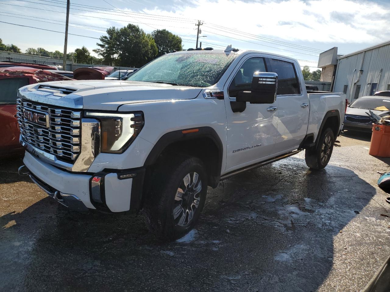 Salvage GMC Sierra Image