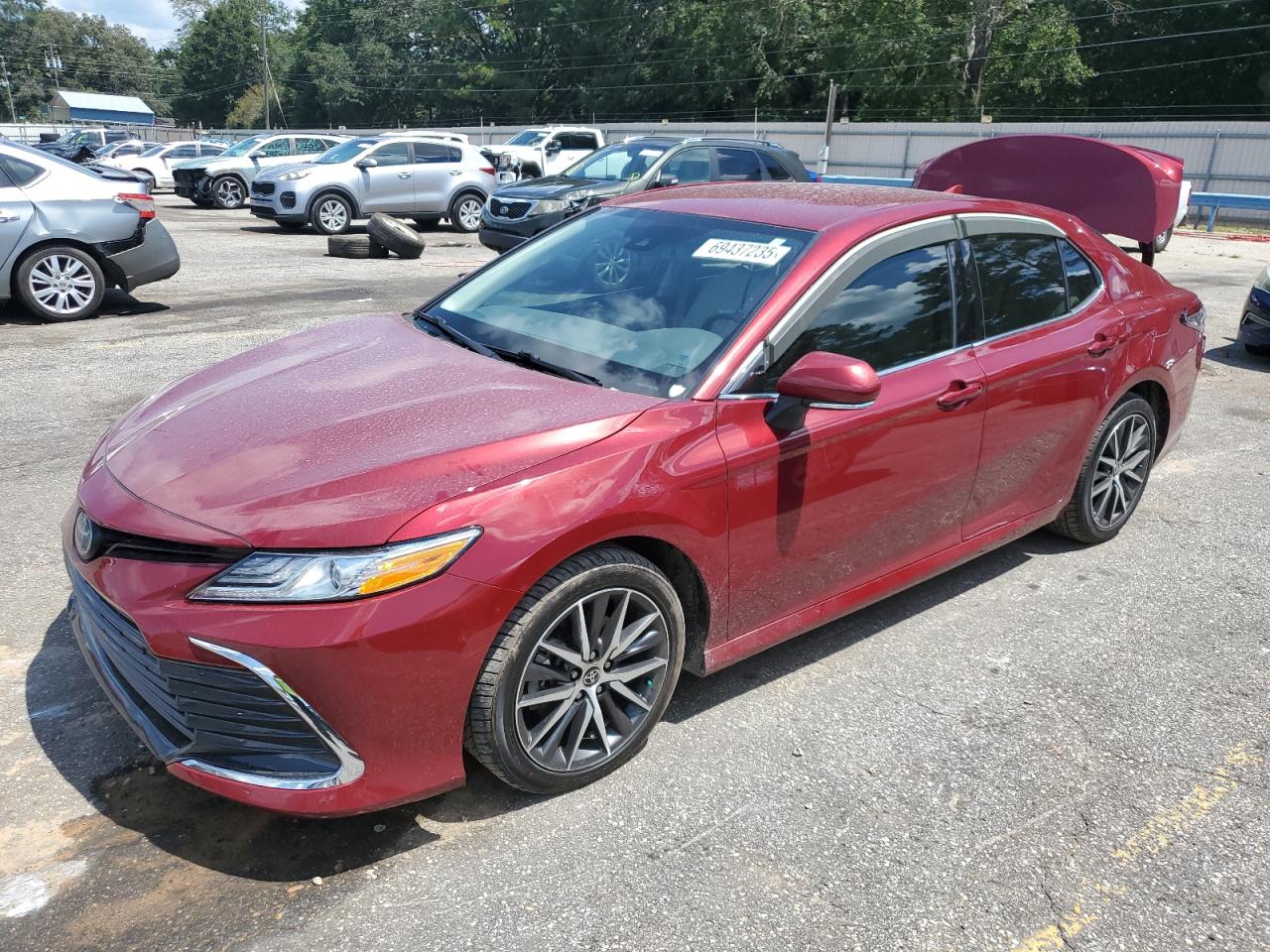 Salvage Toyota Camry Image