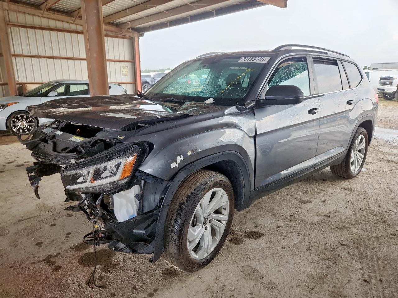 Salvage Volkswagen Atlas Image