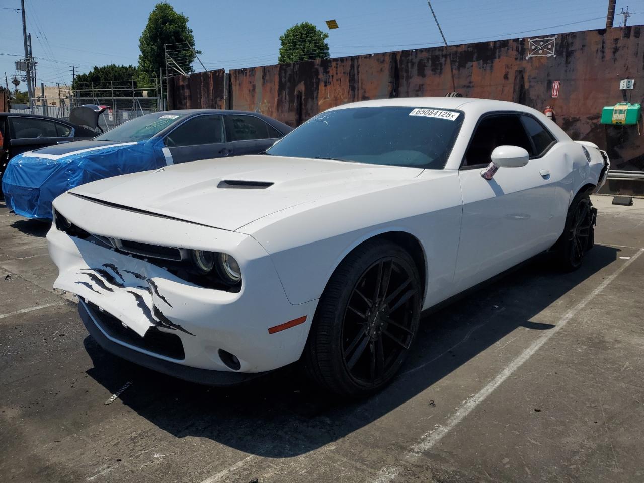 Salvage Dodge Challenger Image