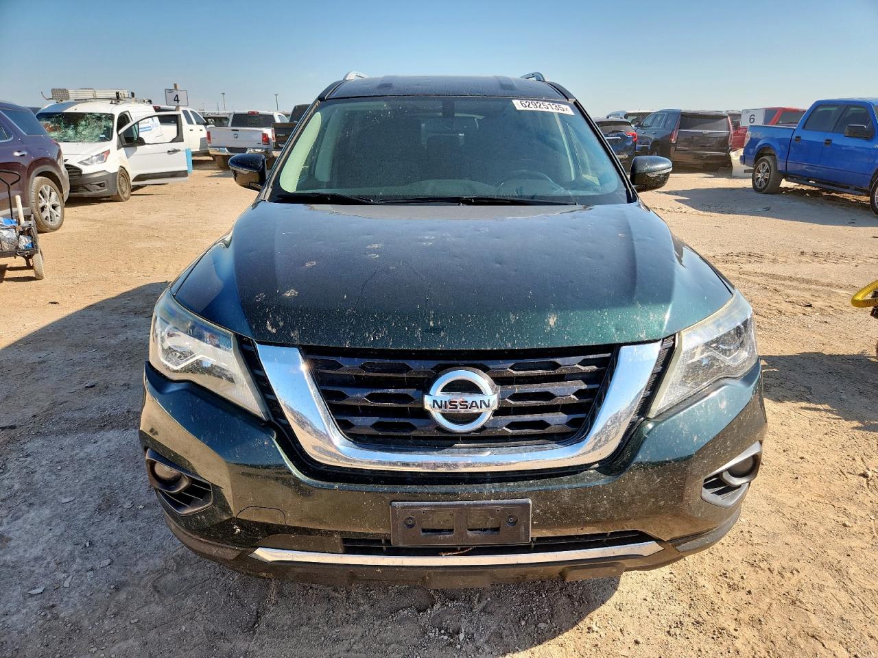 Nissan Pathfinder Sv