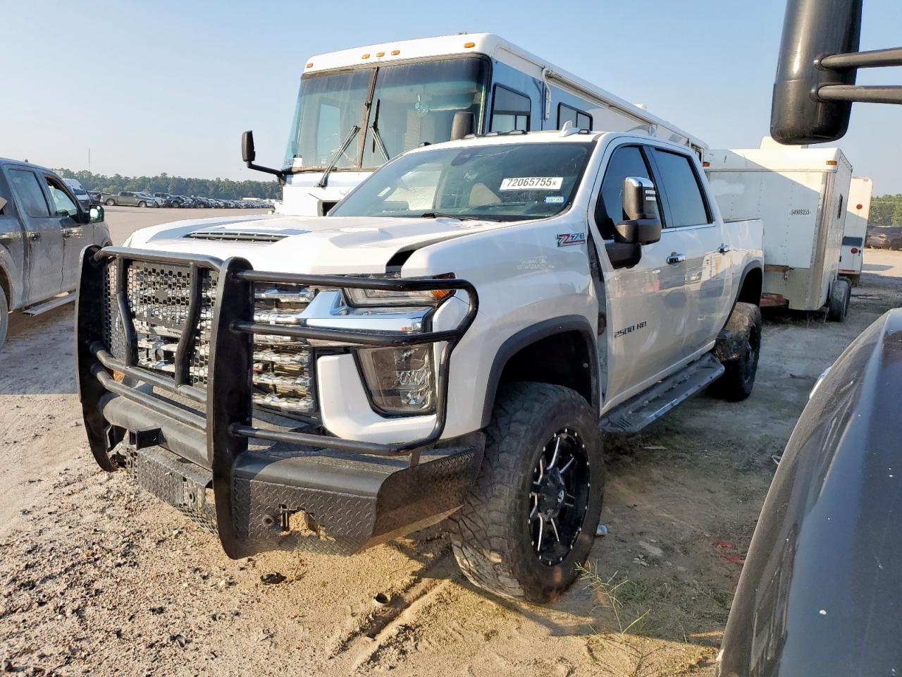 Salvage Chevrolet Silverado Image