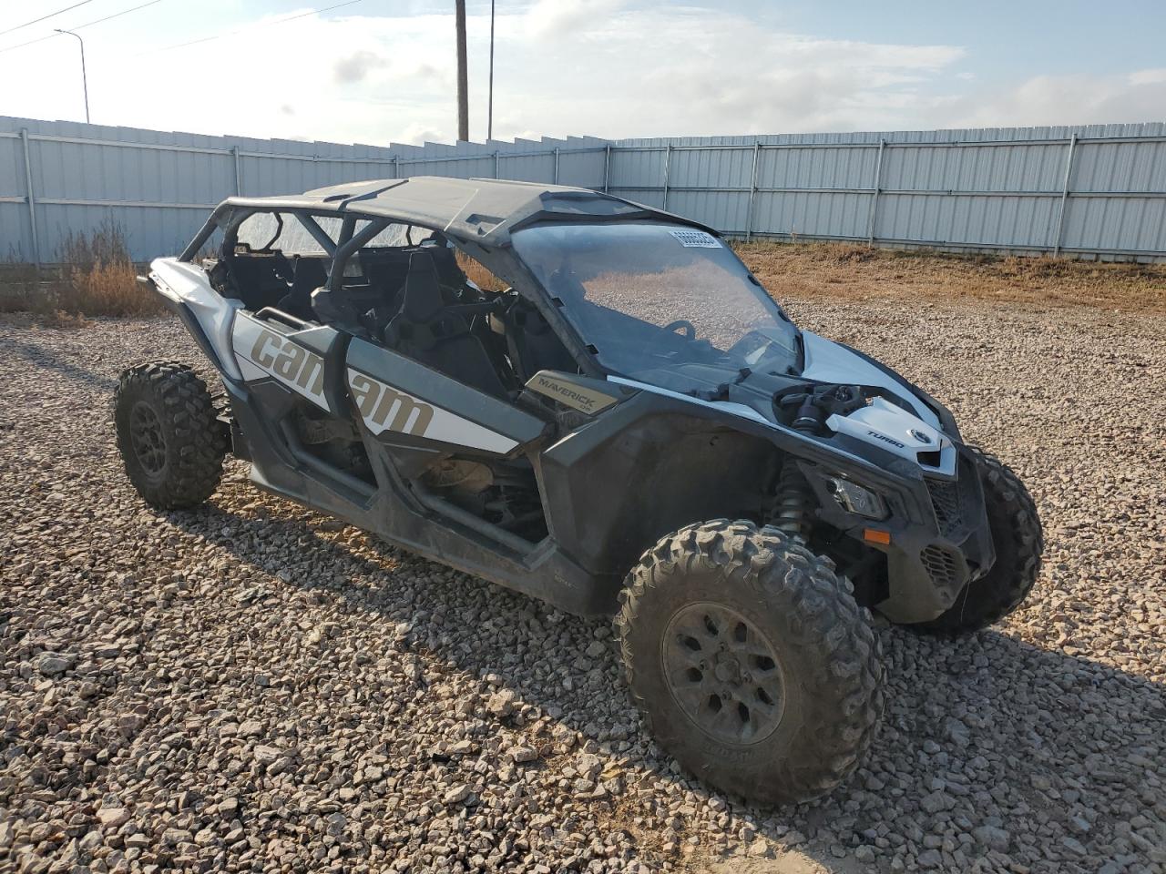 Salvage Can-Am Maverick X Image