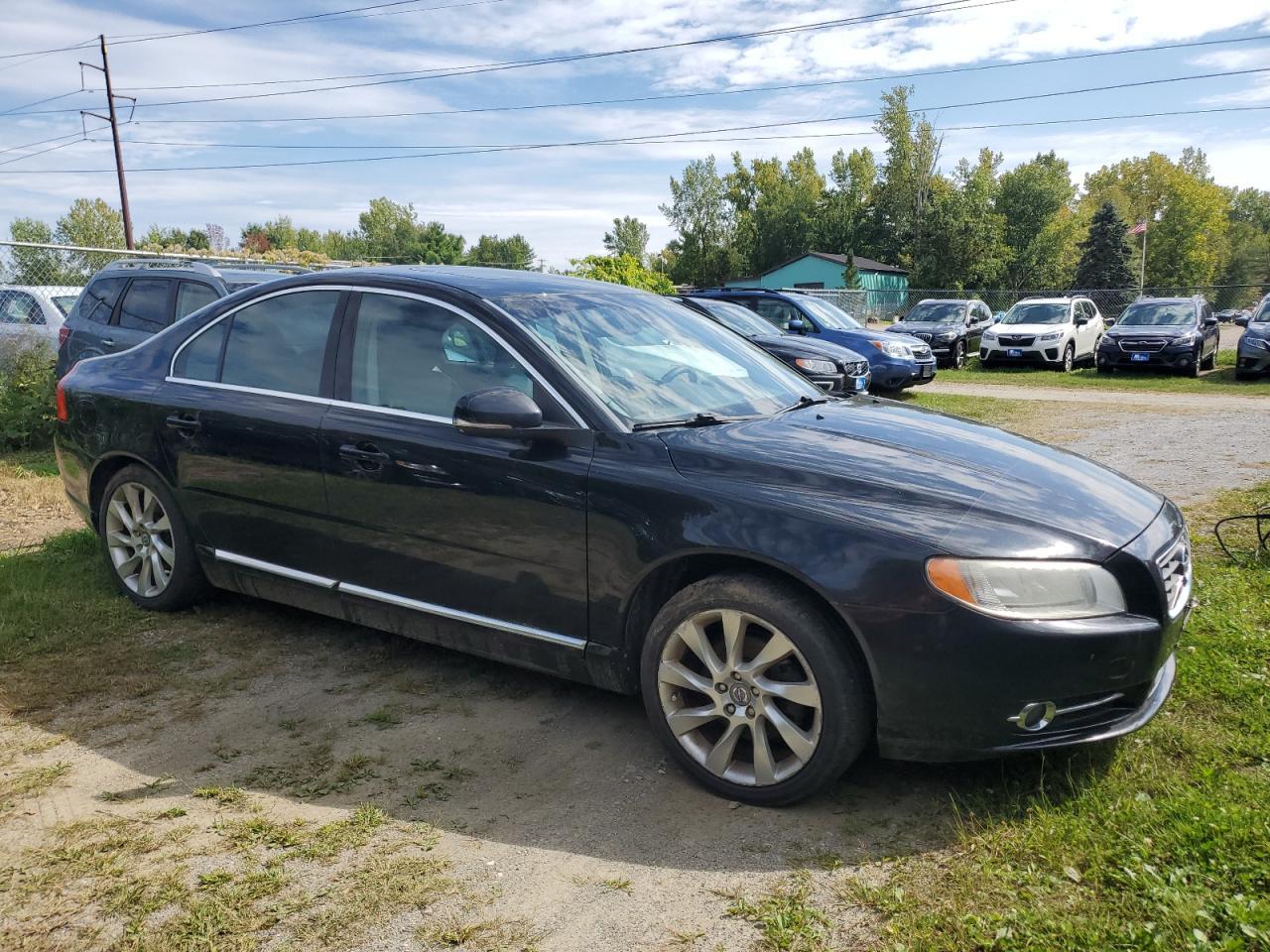 Salvage Volvo S80 Image
